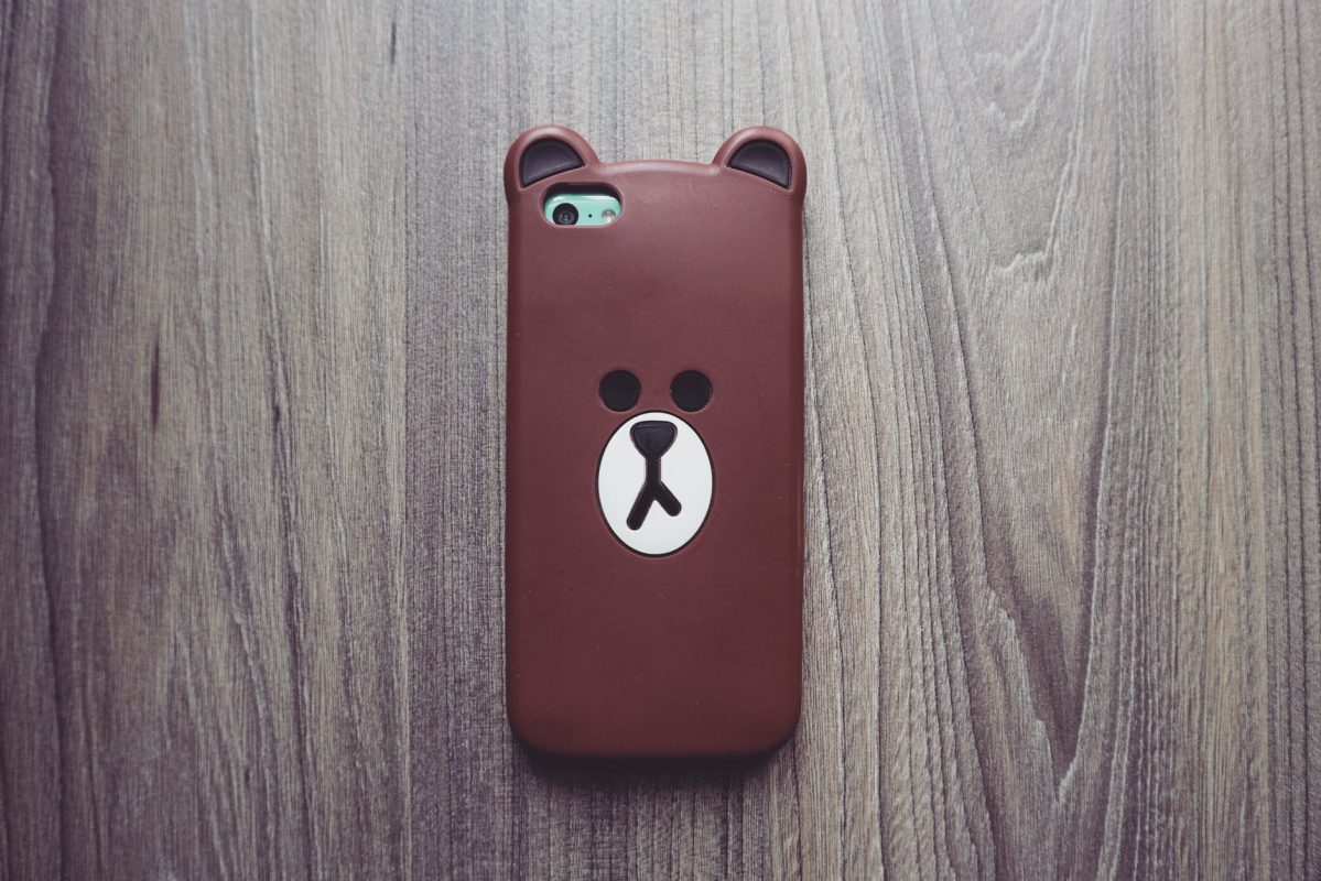 photography of brown bear iphone case